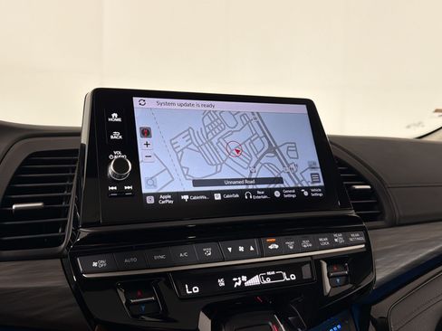 Used 2025 Honda Odyssey Elite image 17
