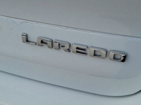 Used 2023 Jeep Grand Cherokee L Laredo image 10