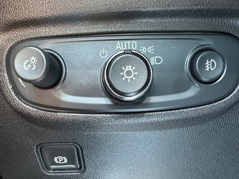 Used 2024 GMC Terrain SLT AWD/4WD image 27