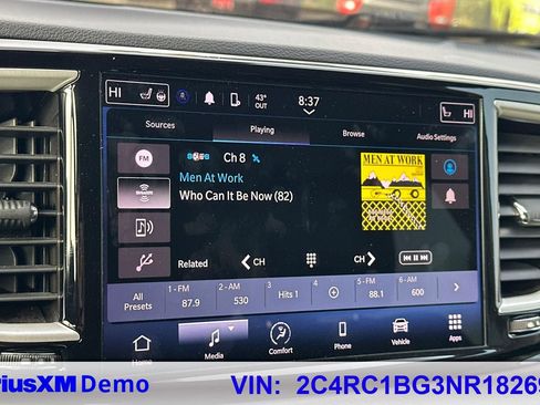 Used 2022 Chrysler Pacifica Touring-L image 56