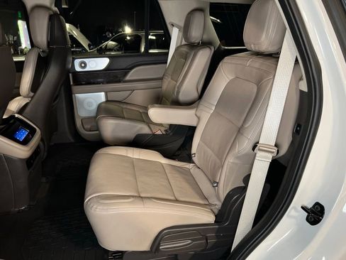 Used 2024 Lincoln Navigator Reserve AWD/4WD image 16