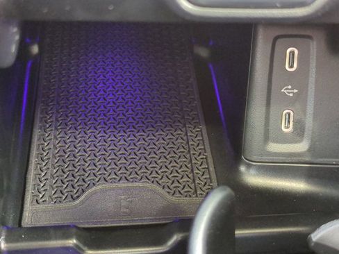 Used 2026 Mercedes-Benz GLC 300 image 22