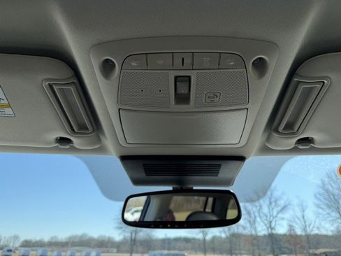 Used 2023 Nissan Armada SL image 32