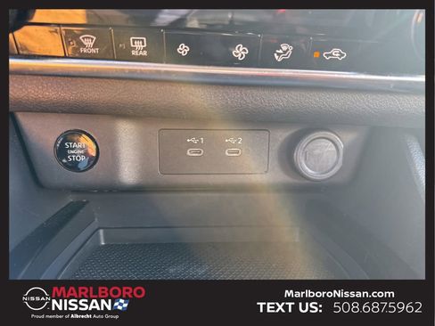 Used 2024 Nissan Rogue SV image 26