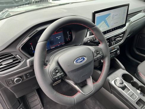 Certified 2023 Ford Escape ST-Line w/ Tech Pack #1 AWD/4WD image 10