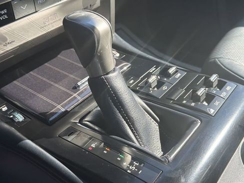 Used 2020 Lexus GX 460 Luxury w/ Accessory Package AWD/4WD image 20