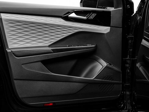 Used 2024 Volkswagen Taos S image 18