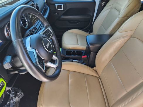 Used 2018 Jeep Wrangler Unlimited Sahara AWD/4WD image 4