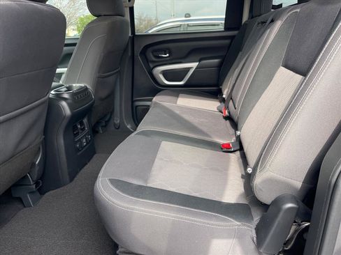 Used 2024 Nissan Titan SV w/ SV Convenience Package image 11