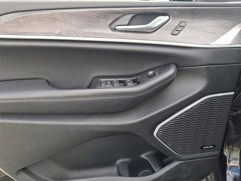 Used 2023 Jeep Grand Cherokee 4WD 4xe w/ Luxury Tech Group II image 13