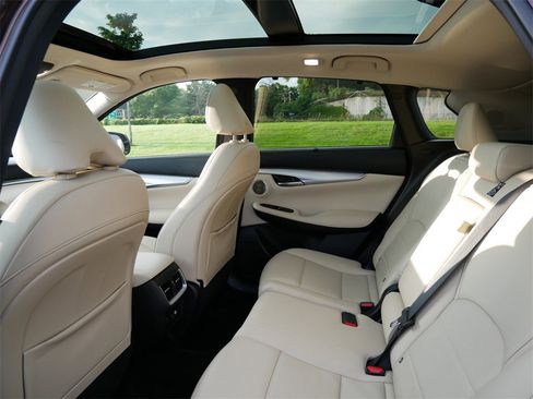 Used 2021 INFINITI QX50 Sensory image 9