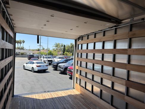 Used 2021 Chevrolet Express 3500 w/ Driver Convenience Package image 21