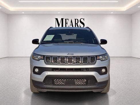 Used 2024 Jeep Compass Latitude AWD/4WD image 8