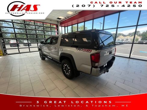 Used 2018 Toyota Tacoma TRD Off-Road AWD/4WD image 5