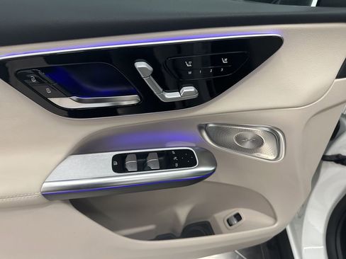 New 2026 Mercedes-Benz GLC 300 image 11