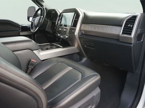 Used 2022 Ford F450 Platinum w/ FX4 Off-Road Package AWD/4WD image 18