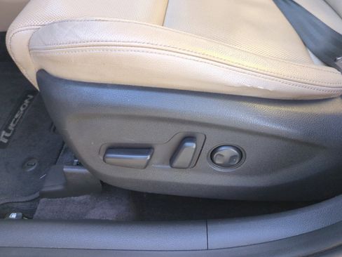 Used 2016 Hyundai Tucson Limited image 14