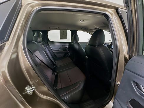 Used 2025 Nissan Kicks SR image 29