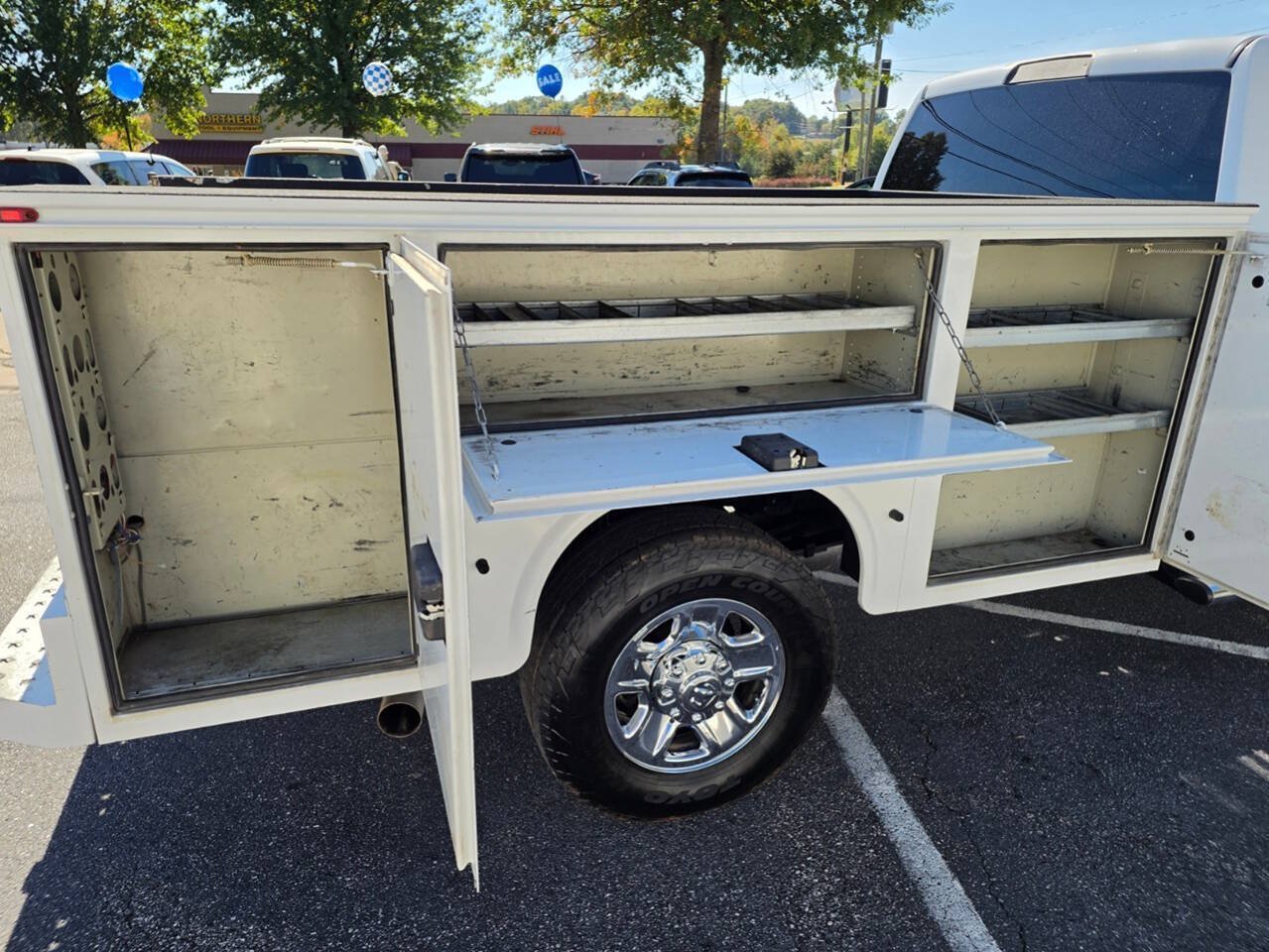 Used 2019 RAM 3500 Tradesman w/ Chrome Appearance Group AWD/4WD image 16