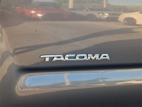 Used 2015 Toyota Tacoma TRD Pro image 4