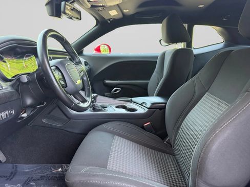 Used 2023 Dodge Challenger SXT RWD image 16