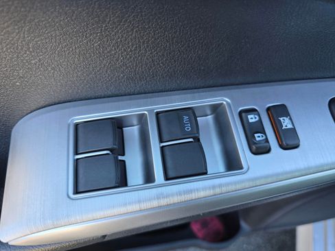 Used 2012 Toyota Camry SE image 27