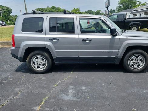 Used 2014 Jeep Patriot Sport image 4