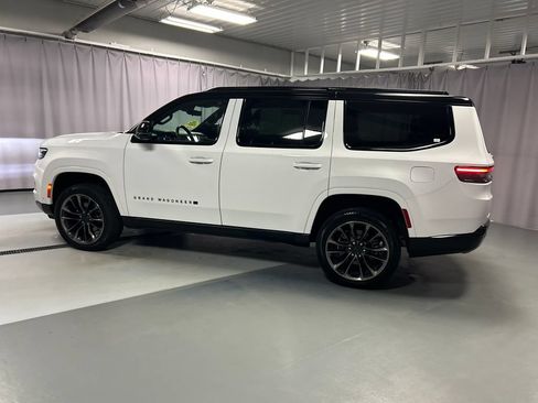 Used 2025 Jeep Grand Wagoneer Series III w/ Quick Order Packagew 28T AWD/4WD image 4