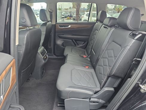 Used 2024 Volkswagen Atlas SE image 26