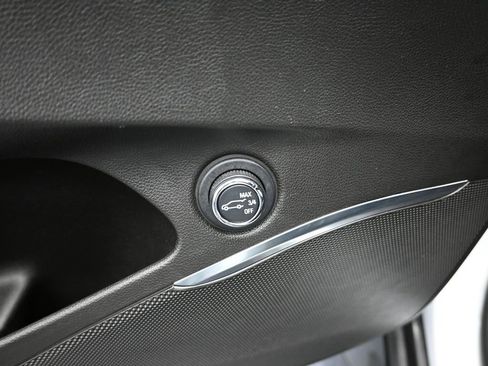 Used 2023 Buick Enclave Essence w/ Sport Touring Edition image 6