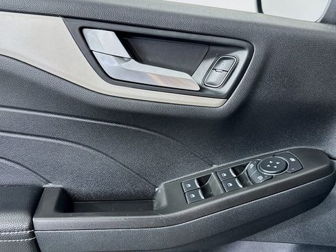 Used 2021 Ford Escape SE w/ SE Sport Appearance Package AWD/4WD image 22
