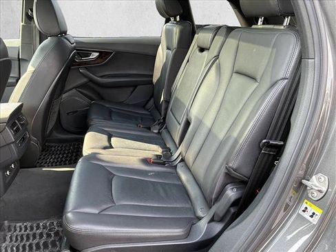 Used 2018 Audi Q7 3.0T Premium Plus w/ Premium Plus Package AWD/4WD image 13