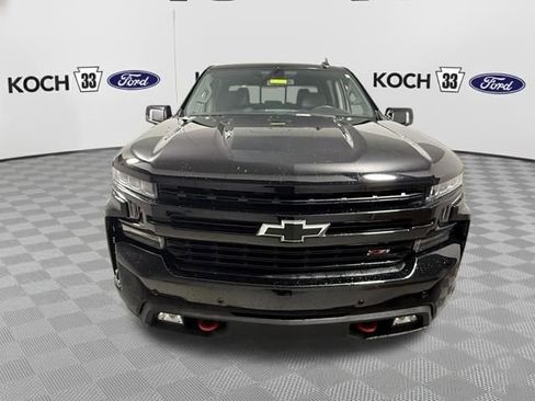 Used 2021 Chevrolet Silverado 1500 LT Trail Boss w/ Convenience Package II image 2