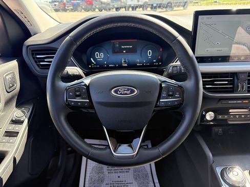 Used 2024 Ford Escape Platinum AWD/4WD image 25
