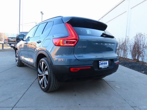Used 2021 Volvo XC40 P8 Recharge image 5