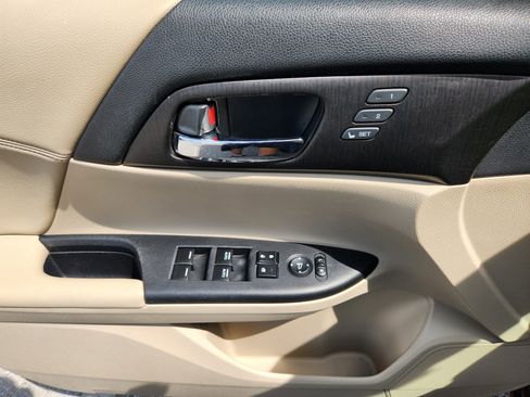 Used 2013 Honda Accord EX-L image 18