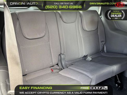 Used 2016 Kia Sedona LX w/ LX Convenience Package FWD image 11
