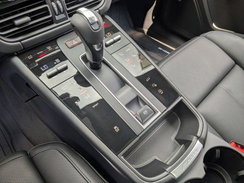 New 2026 Porsche Macan AWD/4WD image 21