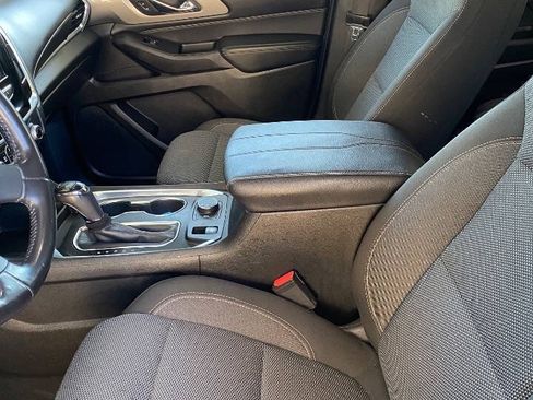 Used 2018 Chevrolet Traverse LT FWD image 20