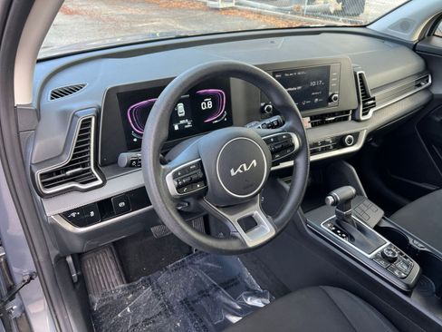 Used 2025 Kia Sportage LX image 29