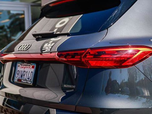 Certified 2025 Audi Q5 Premium Plus w/ Premium Plus AWD/4WD image 9