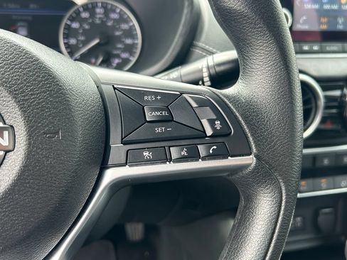 Used 2025 Nissan Sentra SV FWD image 17
