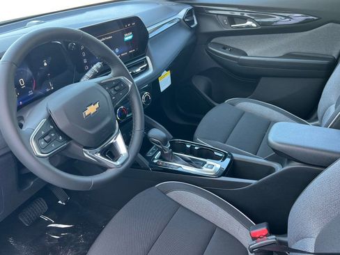 New 2026 Chevrolet TrailBlazer LT w/ LT Cold Weather Package FWD image 7