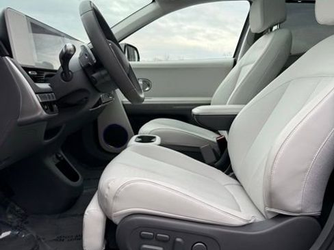 Used 2024 Hyundai Ioniq 5 Limited image 16