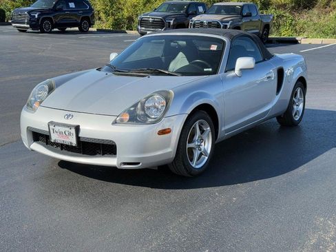Used 2002 Toyota MR2 image 8