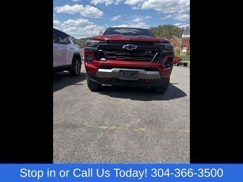 Used 2024 Chevrolet Colorado Z71 w/ Z71 Convenience Package 2 AWD/4WD image 18