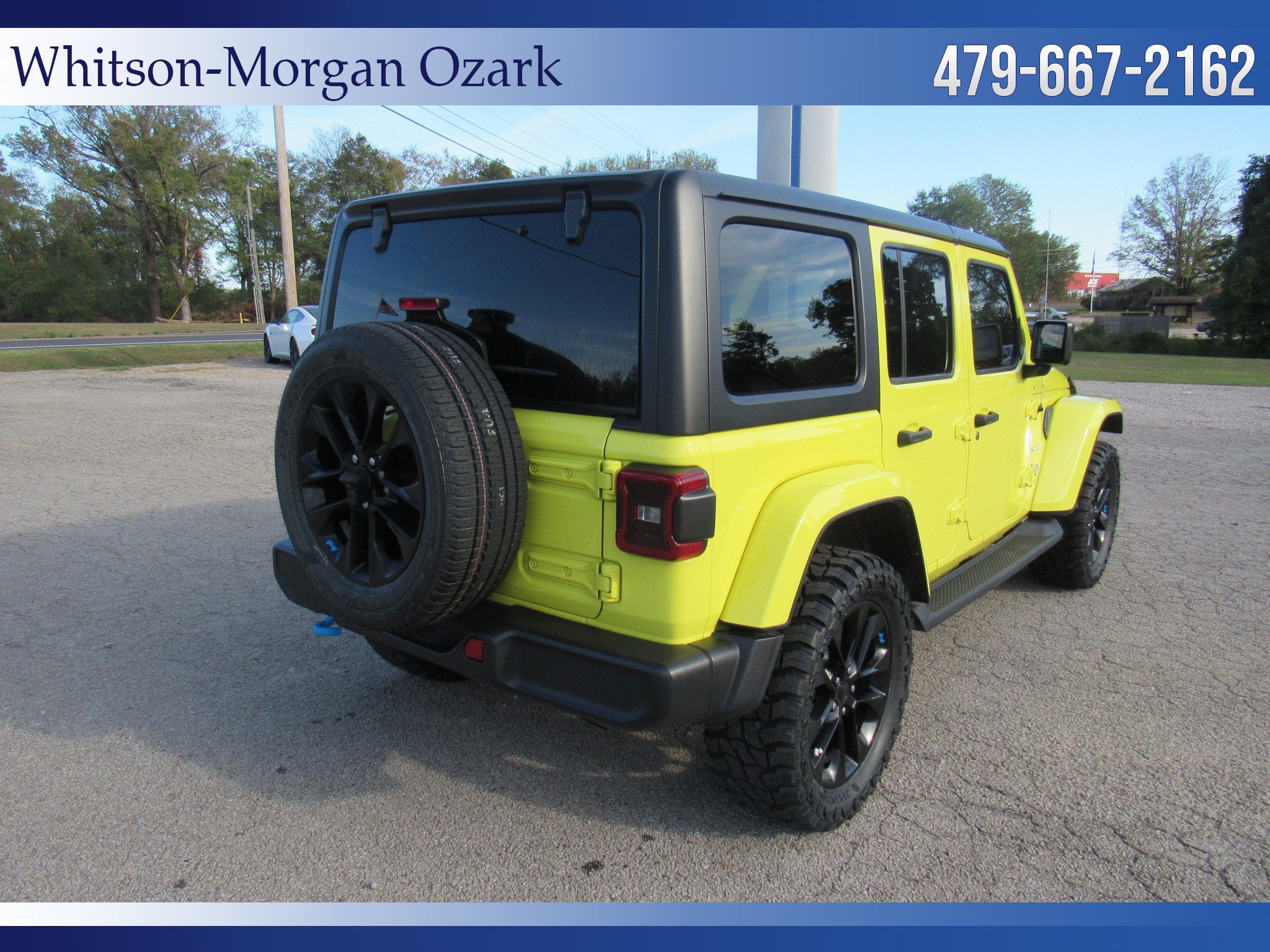 Used 2022 Jeep Wrangler Unlimited Sahara w/ Cold Weather Group AWD/4WD image 11