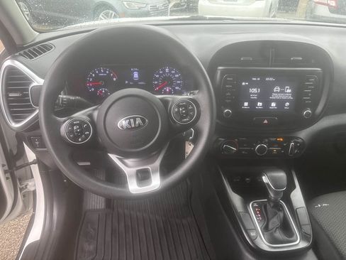 Used 2020 Kia Soul LX image 11