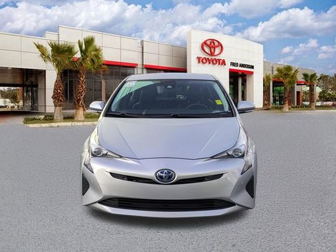 Used 2018 Toyota Prius Three image 10