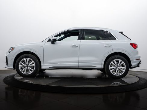 Certified 2025 Audi Q3 2.0T Premium Plus w/ Premium Plus Package image 7